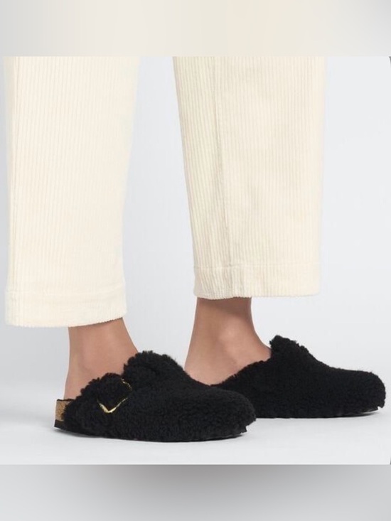 Birkenstock Other - Birkenstock Shearling Fur Buckle Slippers Black EU 37 / US 6–6.5